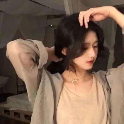 比基尼琼斯和爱的圣殿